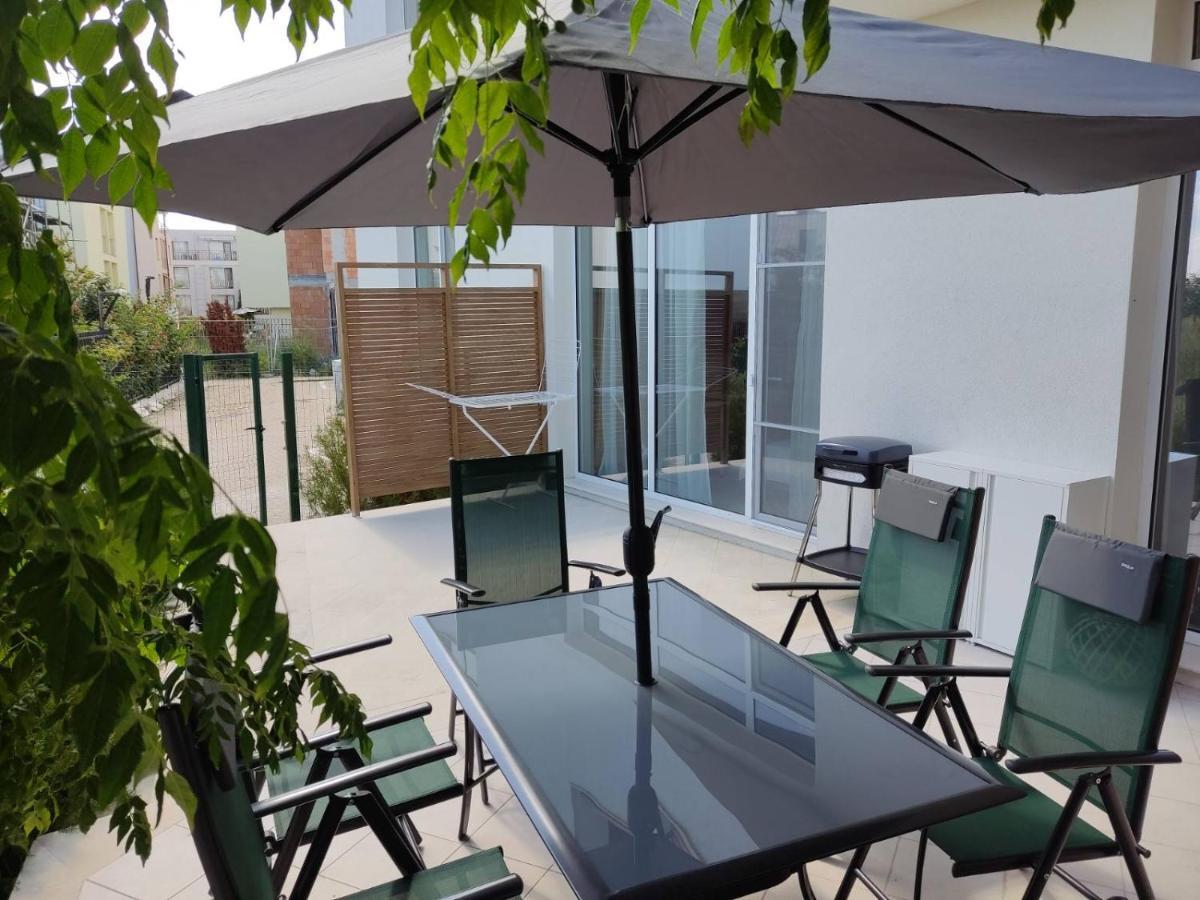 Las Brisas Garden Apartment Burgas ภายนอก รูปภาพ